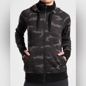 🆕**NWT** Athleta Triumph Printed Hoodie